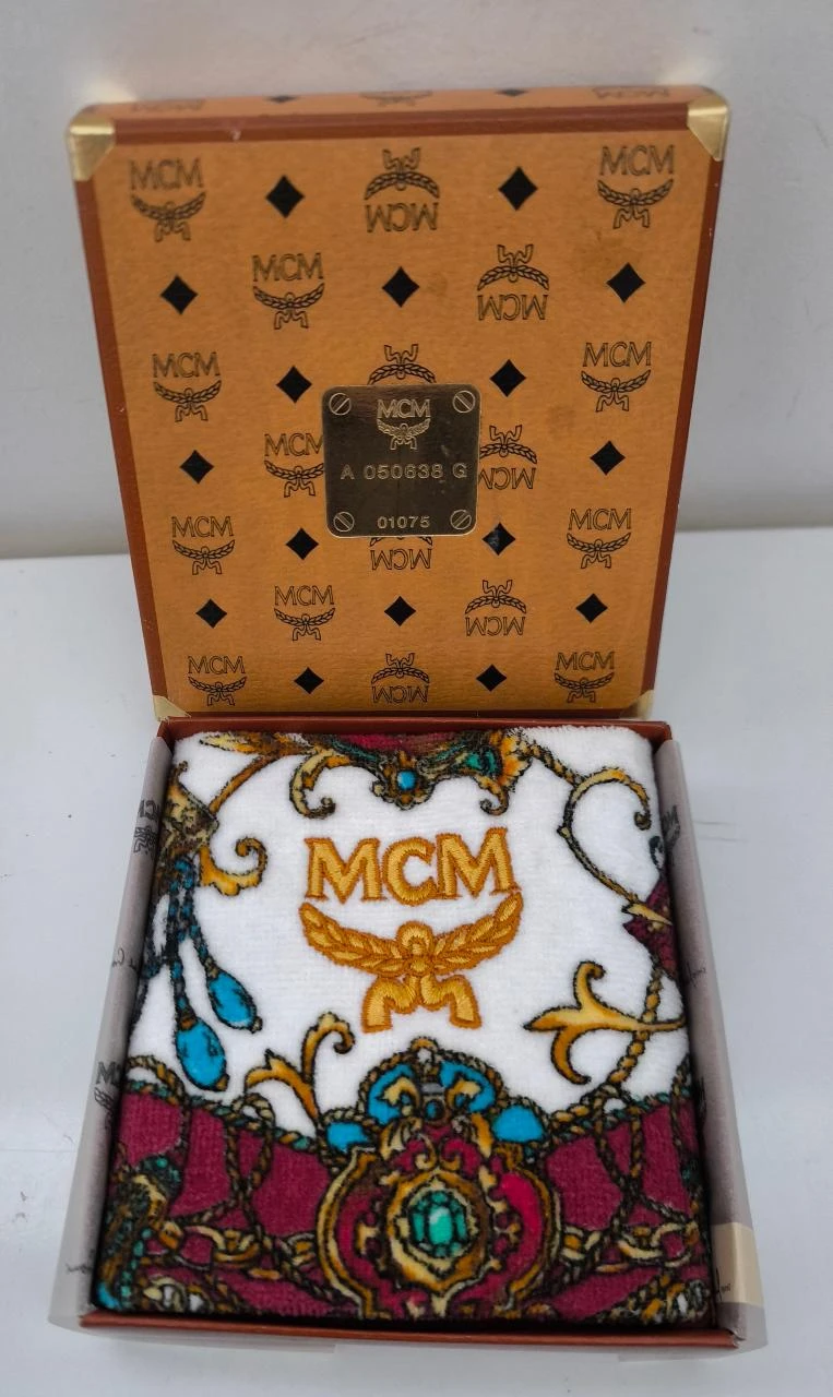 Serviette mouchoir MCM 30 par 30